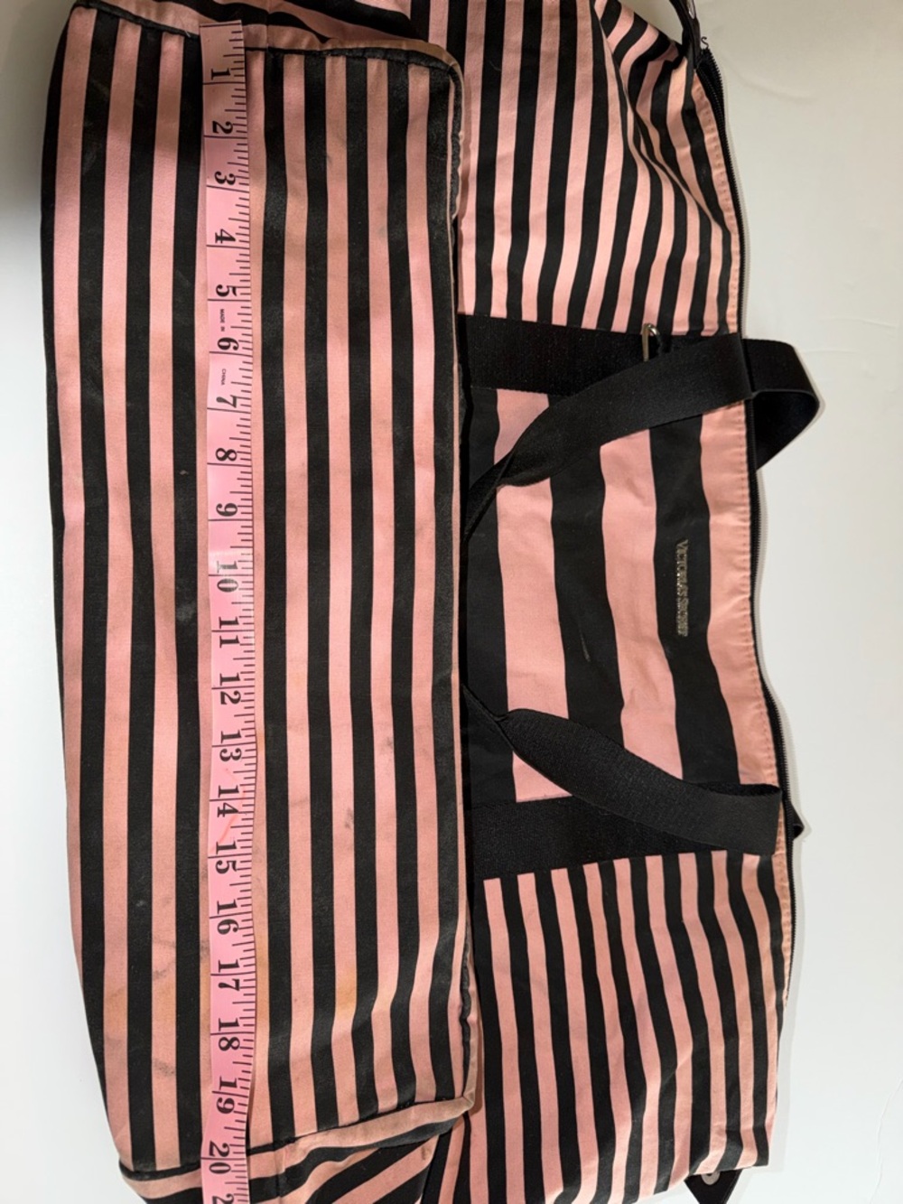Victoria secrets duffle - Picture 5 of 8